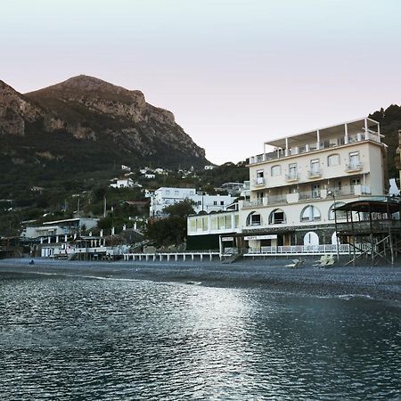 Taverna Del Capitano Marina del Cantone Esterno foto